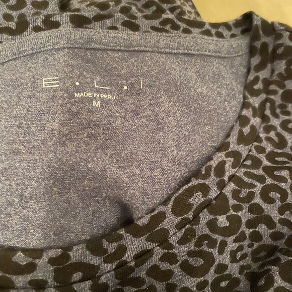 E.L.I. Halsbrook indigo blue, Pima cotton, stretch, ruched sleeve tee, size M - Picture 4 of 4